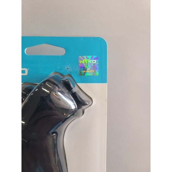 NEW NYKO Wii U Kama Controller Black  87105-A50, Use w/ Wii Nunchuk Ergonomic - Picture 4 of 4